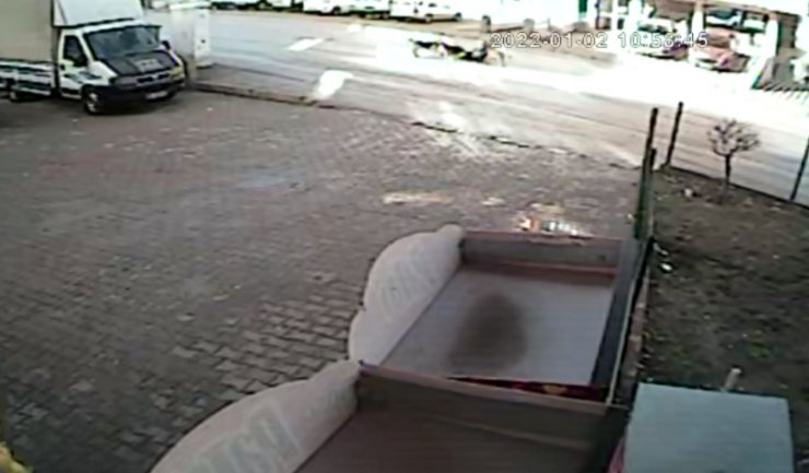 Küçük Ramazan'a köpekler saldırdı; o anlar kamerada