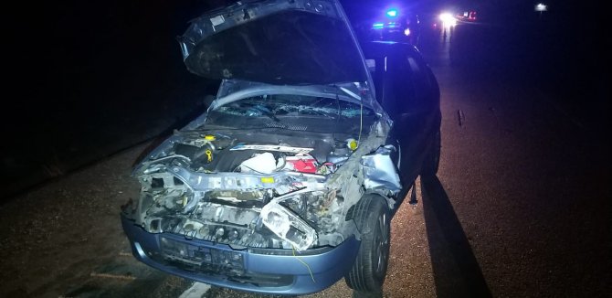 Otomobil tıra arkadan çarptı: 3 yaralı