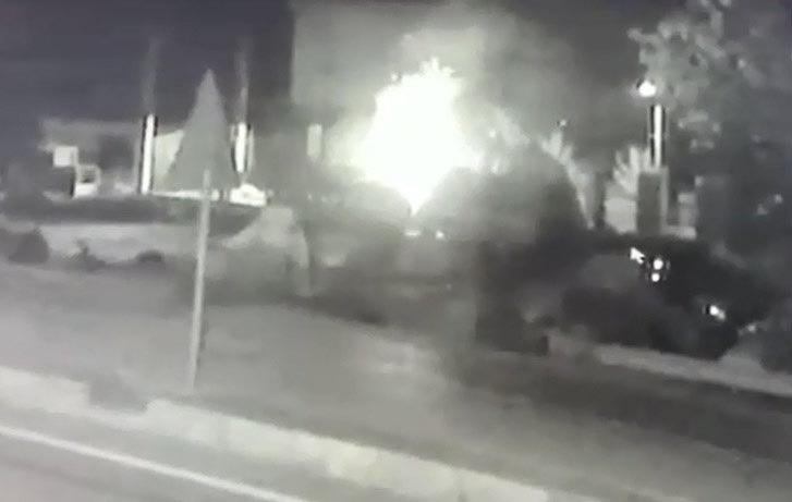 Sevgilisinin babasına kızıp, saman balyalarını yaktı