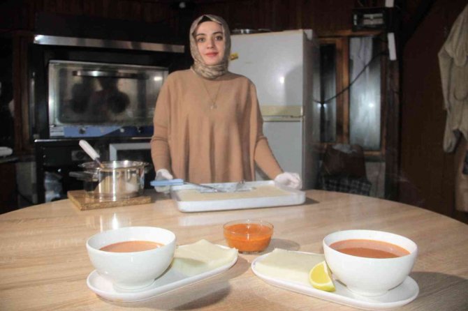 Sıcak çorba ile soğuk hamurun birleştiği lezzet; Arabaşı çorbası