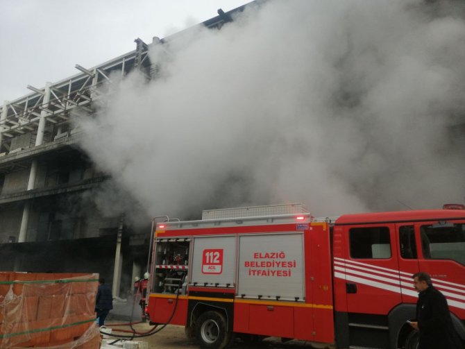 Stadyumdaki yangın söndürüldü