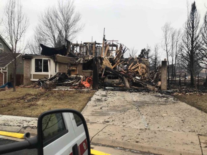 Yangında 991 ev yandı, 3 kişi kayıp