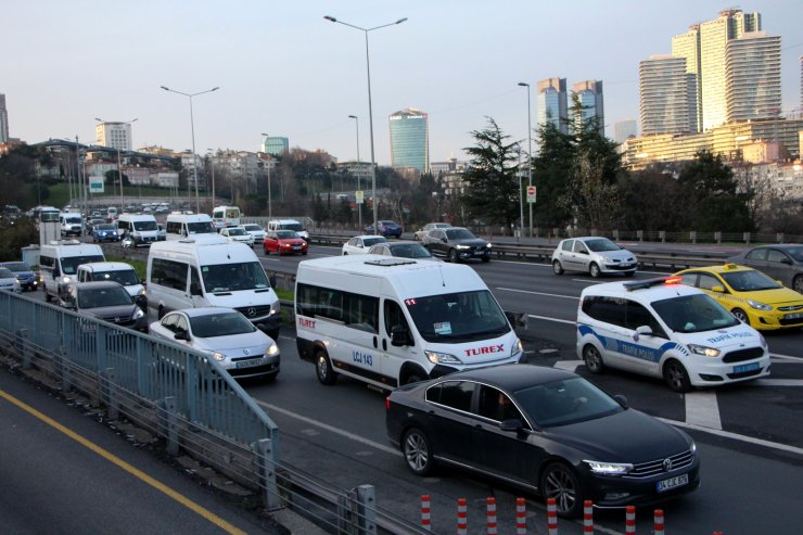 15 Temmuz Şehitler Köprüsü'nde intihar girişimi trafiği