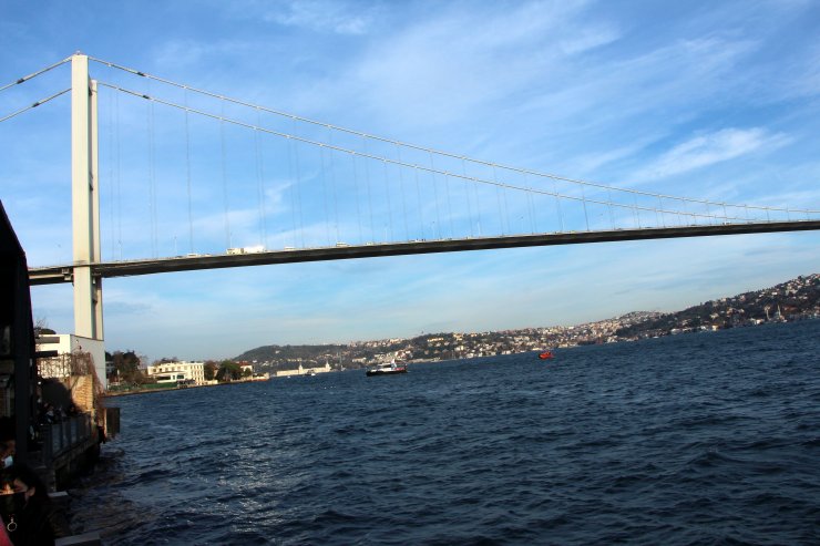 15 Temmuz Şehitler Köprüsü'nde intihar girişimi trafiği