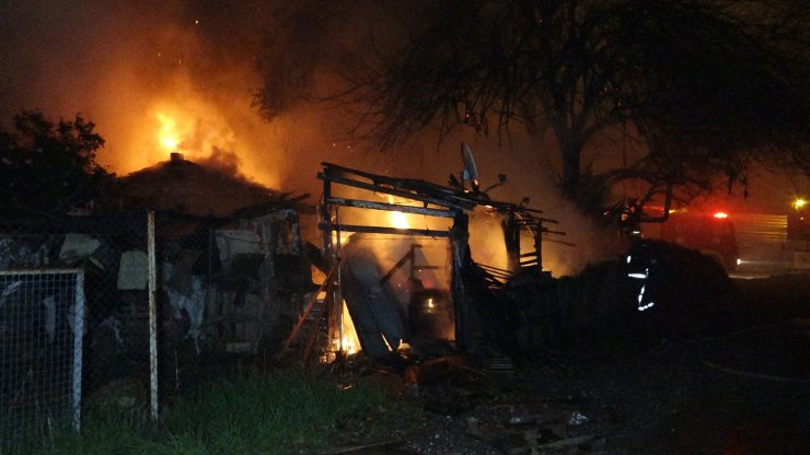 Alevlere teslim olan gecekonduda can pazarı