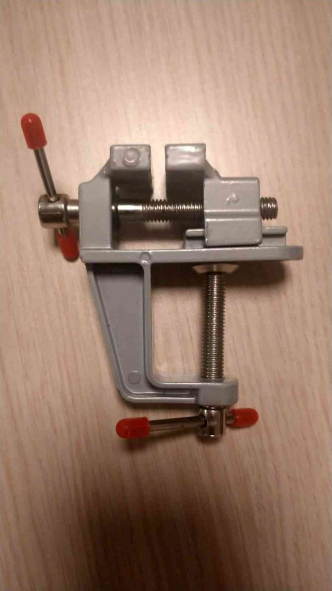 Çalacağı araçların kapı kolundan anahtar üretip hırsızlık yapan şahıs yakalandı