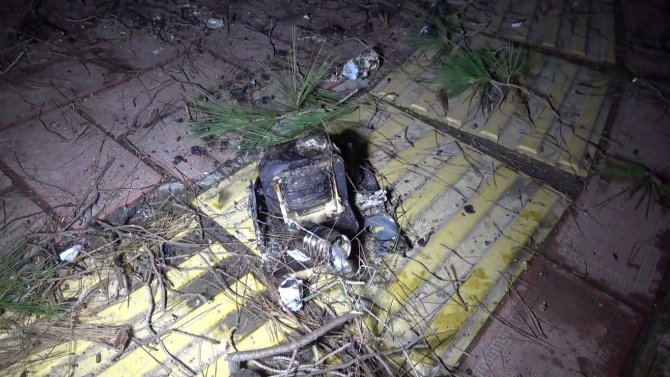 Elektrik direğinde kısa devre sonucu çıkan kıvılcımlar ekipleri alarma geçirdi