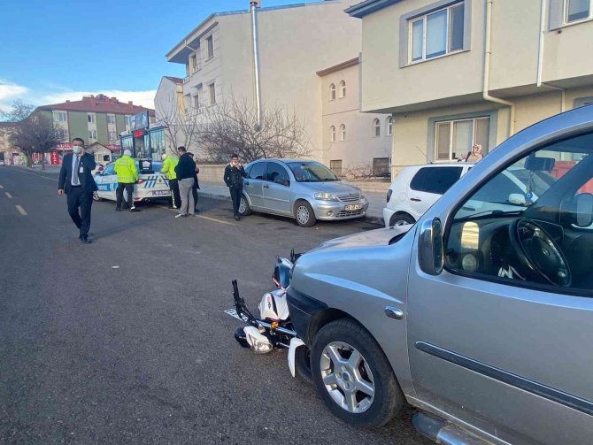 Otomobil ile motosiklet çarpıştı: 1 yaralı