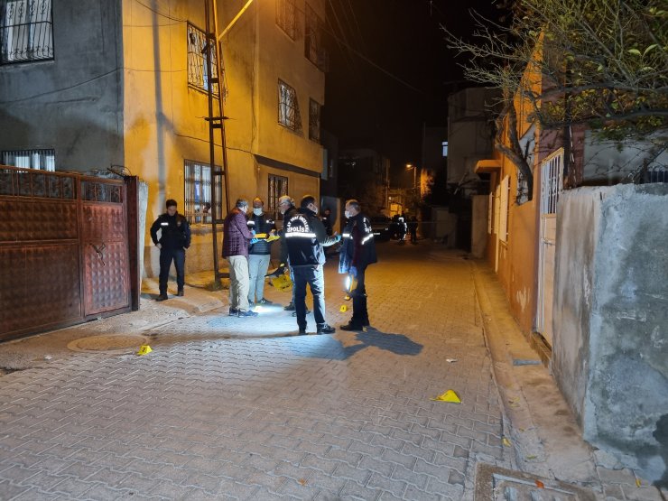 Silahlı kavgaya karışan şüpheli, müdahaleye gelen polisi yaraladı