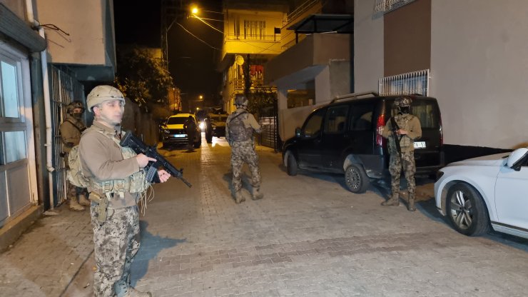 Silahlı kavgaya karışan şüpheli, müdahaleye gelen polisi yaraladı