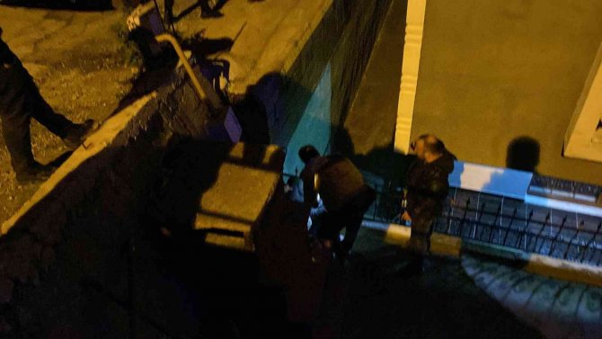 Üç arkadaş şakalaşırken hastanelik oldu