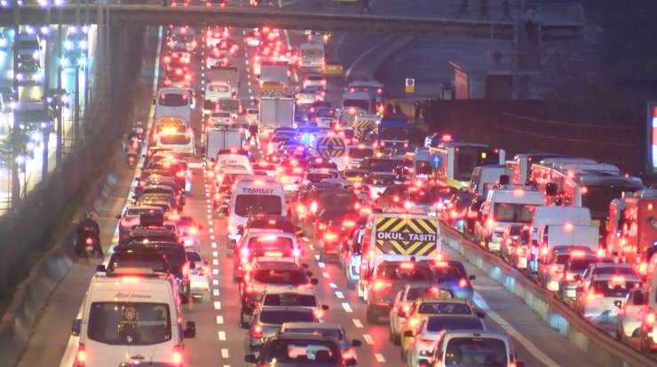 Yeni yılın ilk iş gününde trafikte son durum