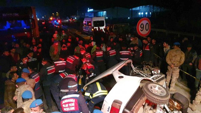 Gençlerin hayatını kaybettiği feci kaza son sürat geldi