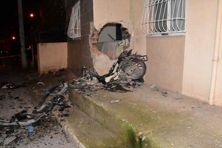 Motosiklet çaldı, motokuryeyi bıçakladı, kaçarken kaza yaptı: 1 ölü
