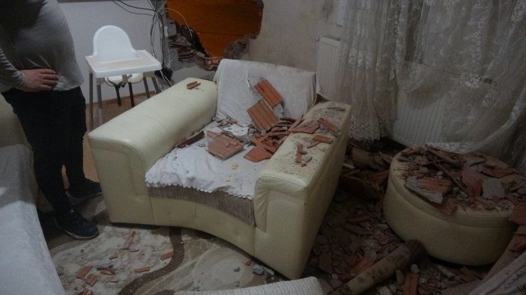 Motosiklet çaldı, motokuryeyi bıçakladı, kaçarken kaza yaptı: 1 ölü