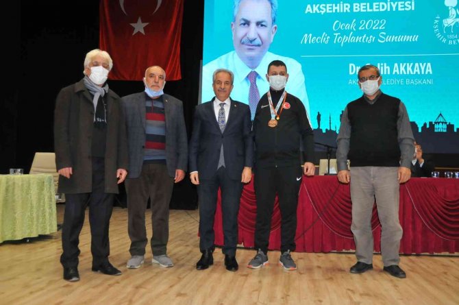 Para tekvandoda dünya üçüncüsü olan sporcu ödüllendirildi