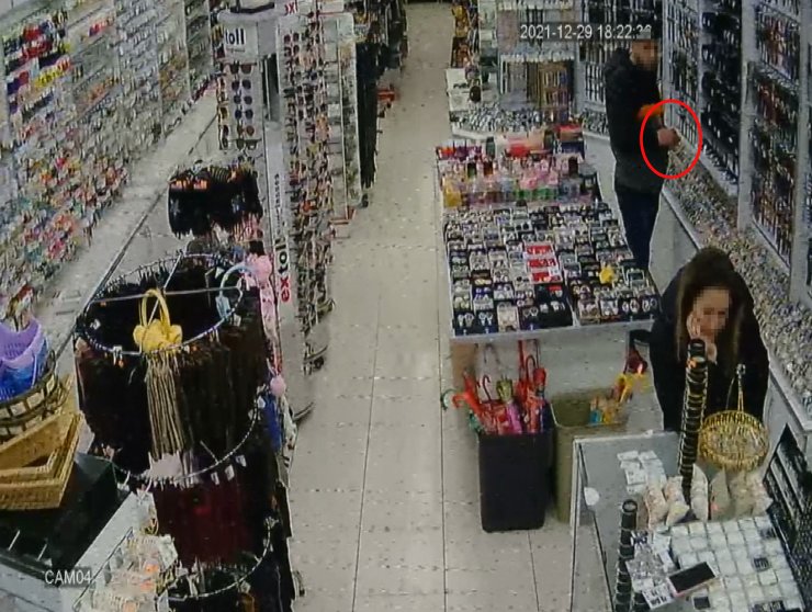 Saat çalan sevgililer yakalandı