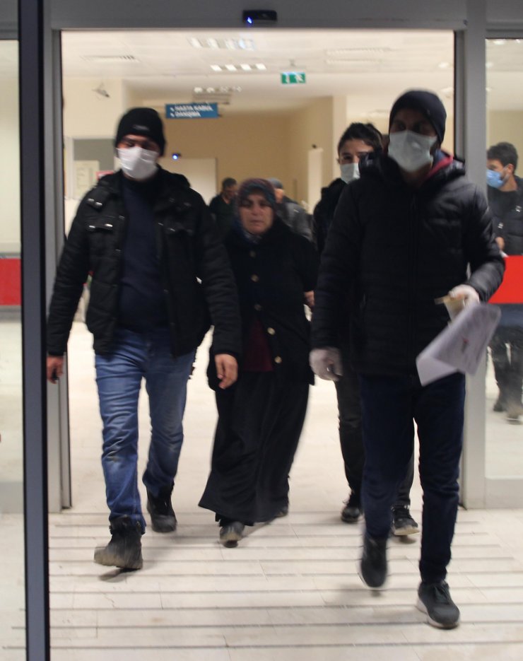 Alkollü eve gelen kocasını bıçakla öldürdü