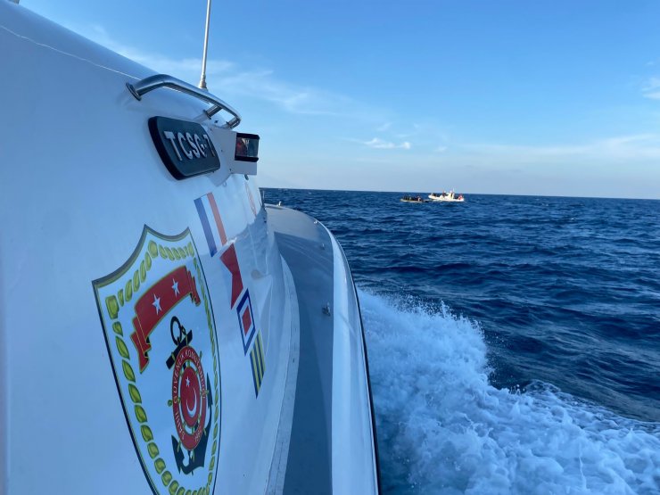 Dikili ve Menderes'te 66 kaçak göçmen kurtarıldı