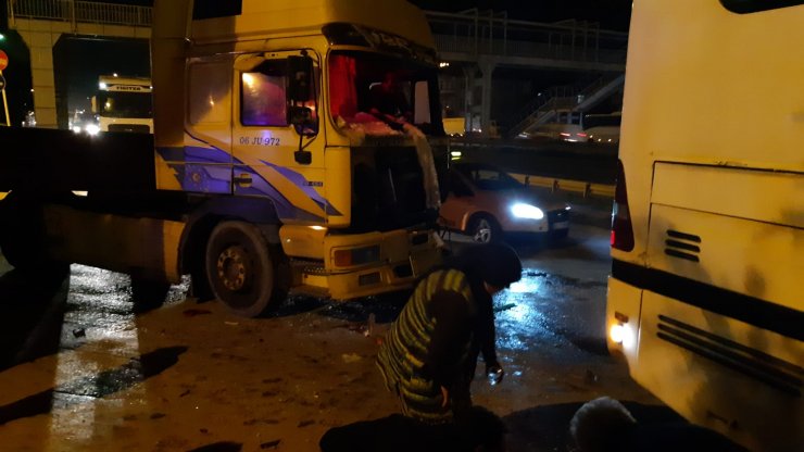 Eşinin kullandığı TIR'ın altında kalarak yaralandı