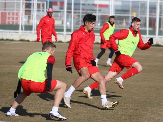 Sivasspor, Konya maçına yoğun tempoda hazırlanıyor