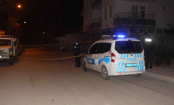 Sokak ortasında silahlı saldırı: 1 yaralı