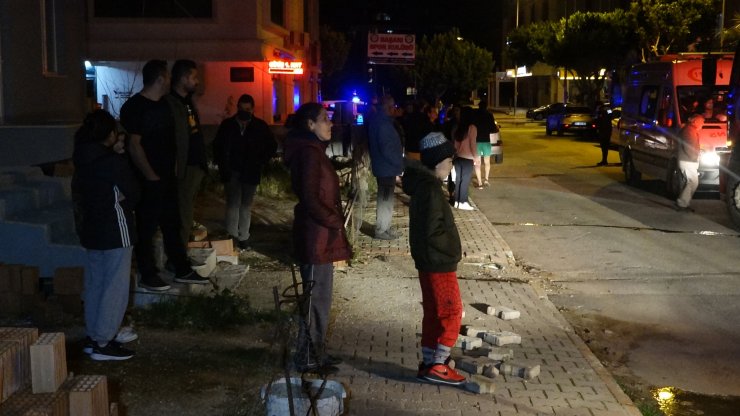 Yangında mahalle sakinleri sokağa döküldü