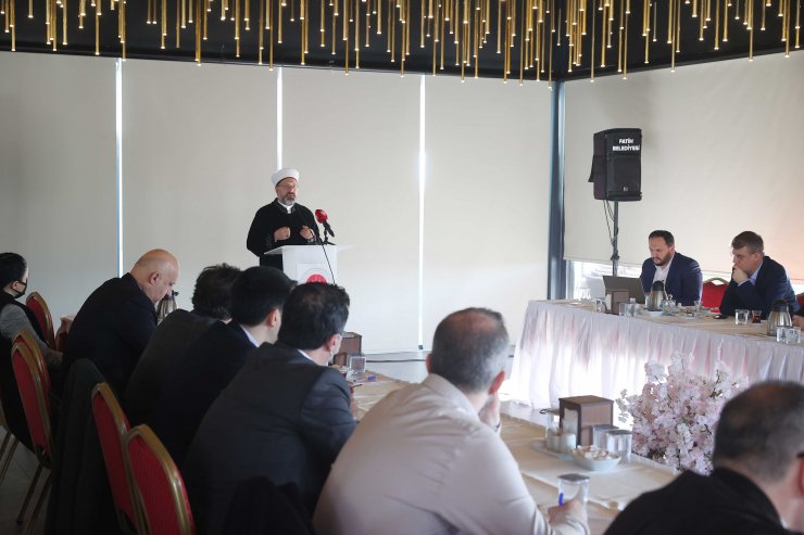 Diyanet İşleri Başkanı Erbaş, ulusal medya yöneticileriyle bir araya geldi