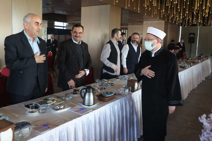 Diyanet İşleri Başkanı Erbaş, ulusal medya yöneticileriyle bir araya geldi