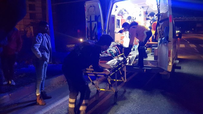 Otomobilin çarptığı bisikletli yaşlı adam ağır yaralandı