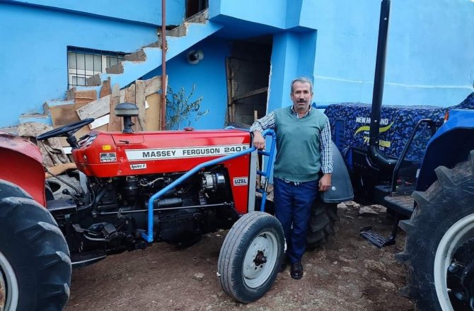 Devrilen traktörün sürücüsü hayatını kaybetti