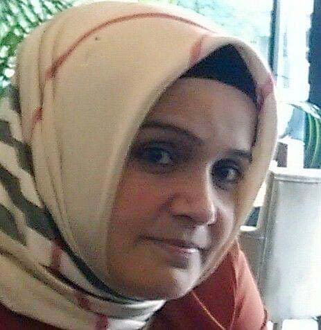 Eşini 11 yerinden bıçaklayarak öldürdü