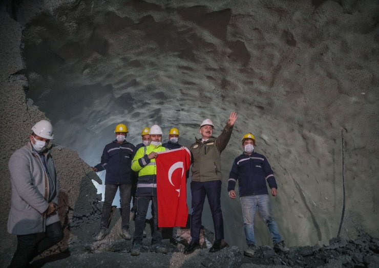 Karaismailoğlu: Uzayda da Türkiye gücünü bütün dünyaya hissettiriyor