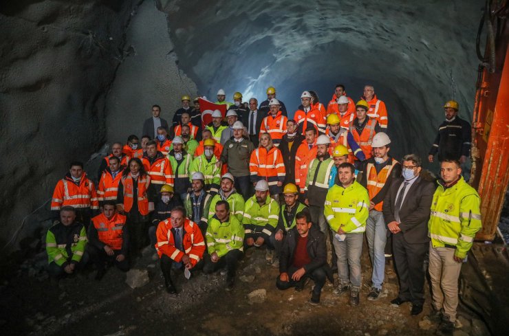 Karaismailoğlu: Uzayda da Türkiye gücünü bütün dünyaya hissettiriyor