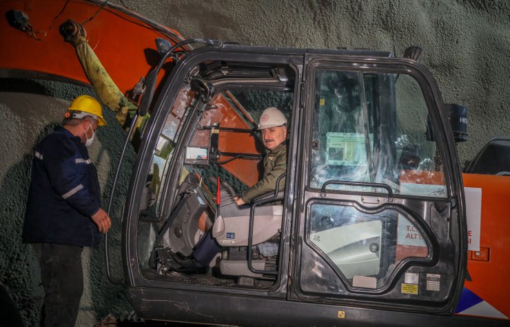 Karaismailoğlu: Uzayda da Türkiye gücünü bütün dünyaya hissettiriyor