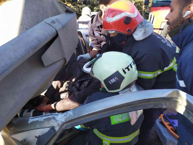 Kazada ağır yaralanan genç sürücü yaşam savaşını kaybetti