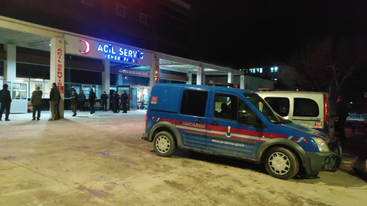 Konya'da kamyonet ile otomobil çarpıştı: 2 ölü, 3 yaralı