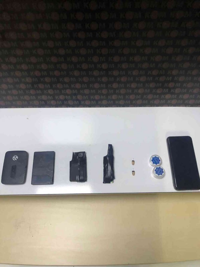 Kulaklık ve kameralı sistem kurarak sınava giren 2 kişi tutuklandı