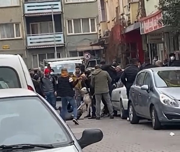 Malatya'da 'pitbul'lu kavga kamerada; 3 yaralı 