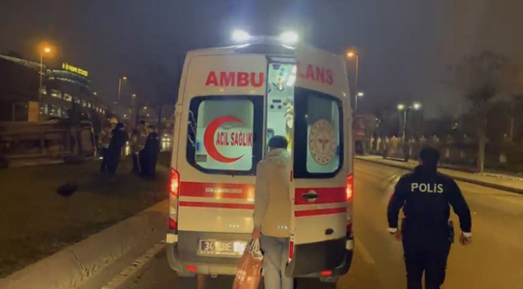 Takla atan otomobilden yara almadan çıktılar