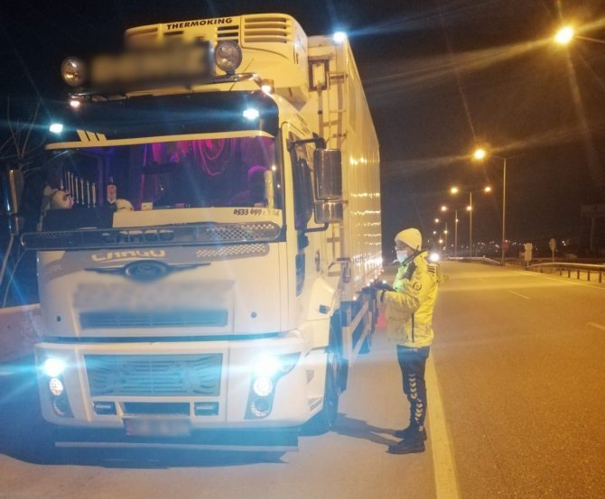 Trafik denetimlerinde ceza üstüne ceza yağdı!