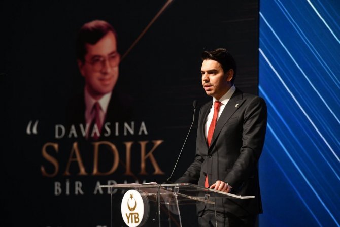 Bakan Akar: “Yunanistan, kuzu postuna bürünerek mağdur imajı vermeye çalışmakta”