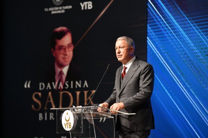 Bakan Akar: “Yunanistan, kuzu postuna bürünerek mağdur imajı vermeye çalışmakta”