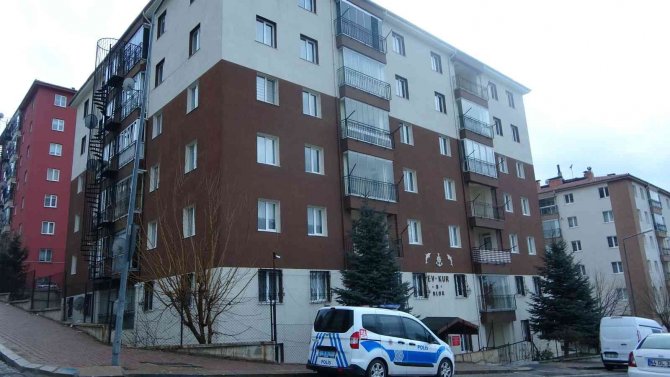 Misafirliğe gittiği evde çıkan kavgada bacağından vuruldu