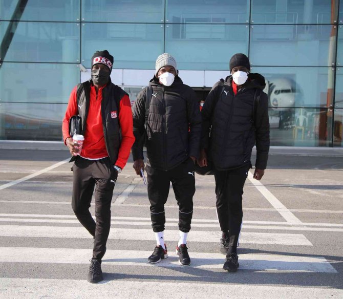 Sivasspor kafilesi Konya’ya ulaştı
