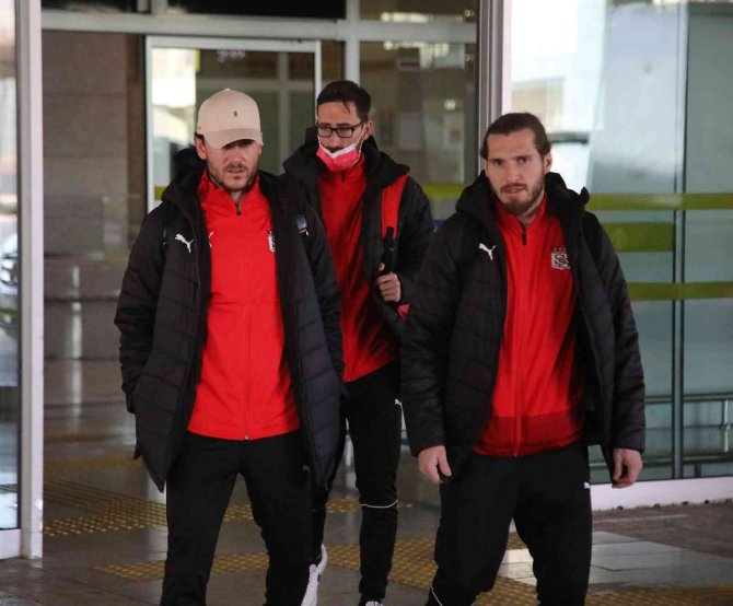 Sivasspor kafilesi Konya’ya ulaştı