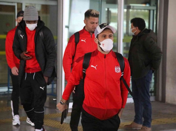 Sivasspor kafilesi Konya’ya ulaştı