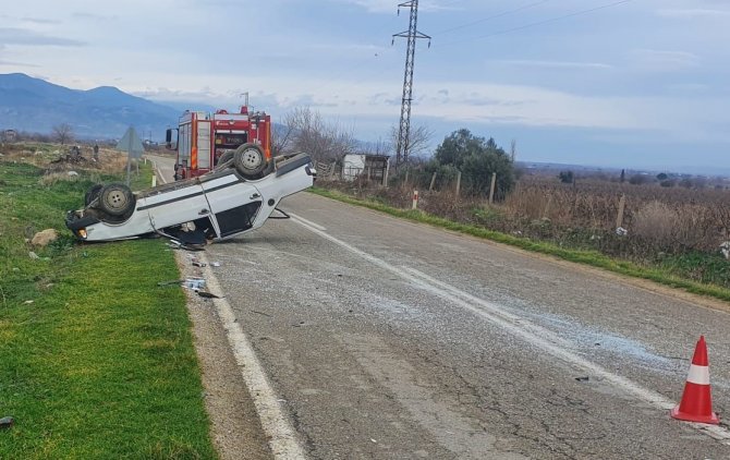 Sürücüsünün kontrolünden çıkan araç takla attı: 2 yaralı
