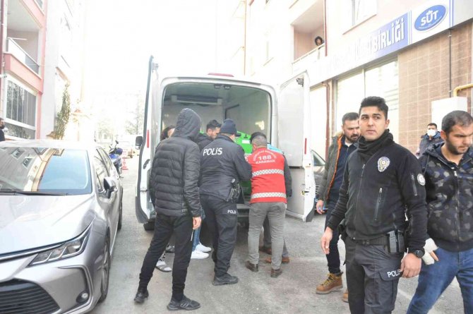 32 yaşındaki şahıs apartmanın bahçesinde ölü bulundu