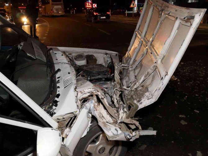 Araçla polisten kaçarken kaza yapan alkollü sürücü yaralı olarak yakalandı